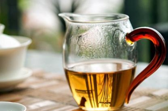 福鼎白茶能長(zhǎng)時(shí)間悶泡嗎，老白茶可以悶著喝嗎？