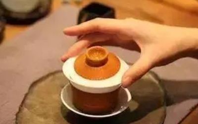 三才蓋碗的正確拿法，三才蓋碗抓碗法圖解