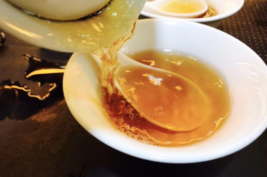 肉桂可以用紫砂壺沖泡嗎，紫砂壺能泡武夷巖茶肉桂用嗎？