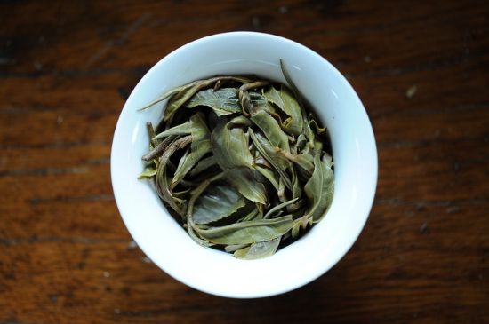 干吃茶葉致癌嗎，長期吃干茶葉的危害