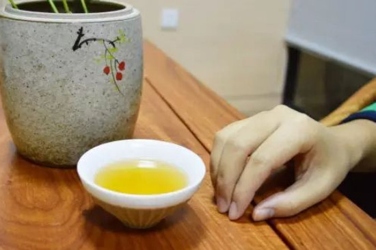 女人喝茶要行扣茶禮嗎，叩茶禮女士能用嗎？