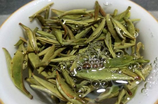 老茶和新茶哪個(gè)好，老茶好喝還是新茶好喝