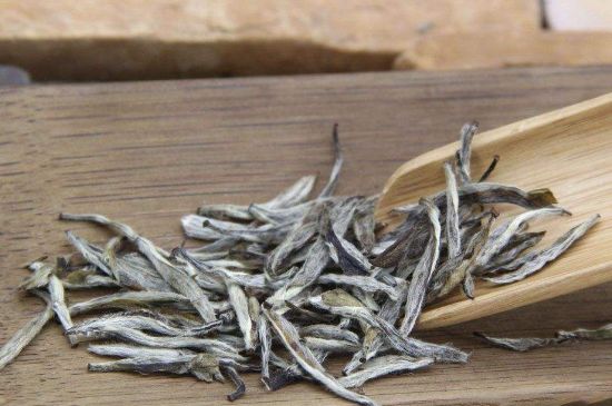 春茶季怎么辨別白毫銀針的好壞，好的白毫銀針如何選購(gòu)？