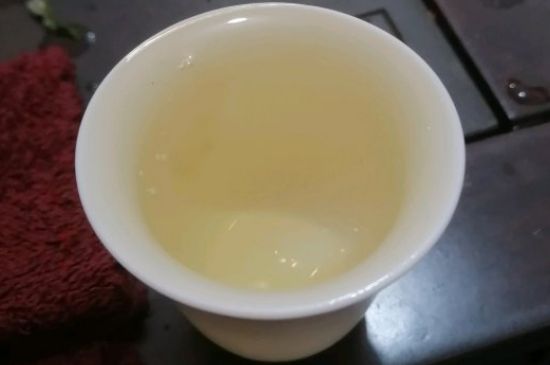 春茶上市白茶的好壞怎么區(qū)分，春白茶怎么分辨好不好？