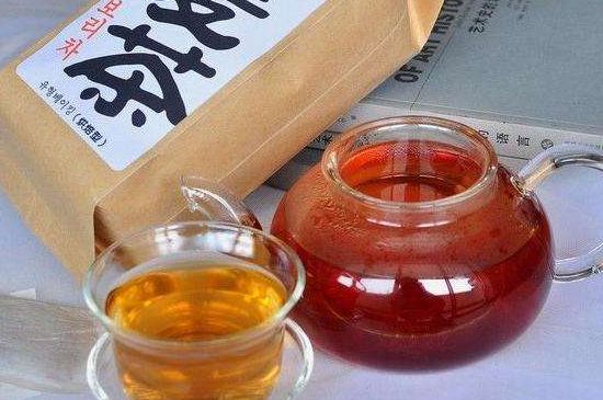 飯店喝的聞起很香的茶，餐館里的蕎麥茶還是大麥茶？