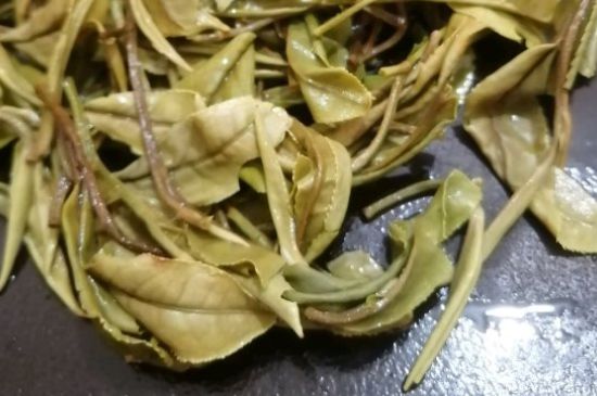 春茶上市白茶的好壞怎么區(qū)分，春白茶怎么分辨好不好？