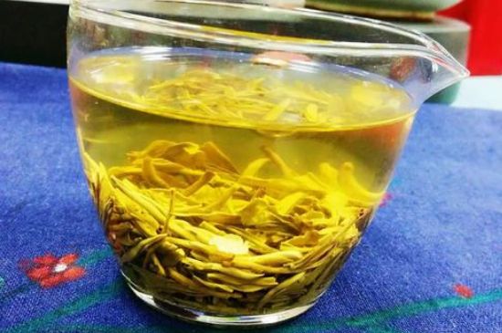 老茶和新茶哪個(gè)好，老茶好喝還是新茶好喝