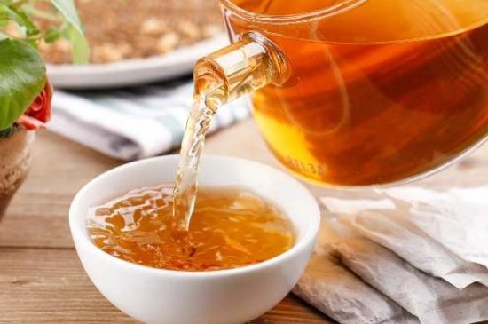 飯店喝的聞起很香的茶，餐館里的蕎麥茶還是大麥茶？