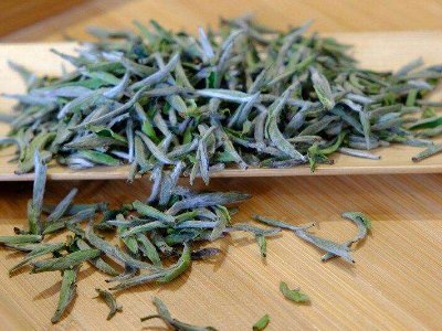 白毫銀針放幾年最好，白毫銀針什么年份最好？