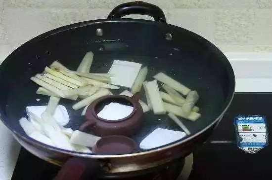 開壺放豆腐是錯誤的，新買的紫砂壺正確開壺建議