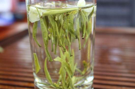 茉莉銀針適合什么人喝，茉莉銀針茶有什么功效