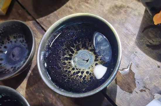 怎么鑒別建盞化學(xué)釉，真假建盞的對比與辨別