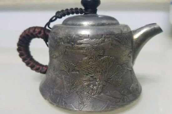 銀壺泡茶后為什么會(huì)變黑，銀壺內(nèi)膽發(fā)黑怎么辦