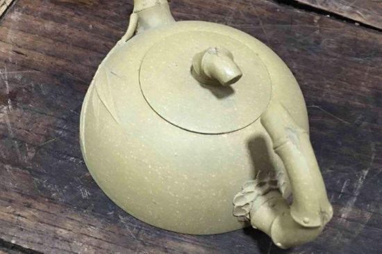 本山綠泥紫砂壺小黑點(diǎn)多嗎，真正本山綠泥會(huì)吐黑嗎？