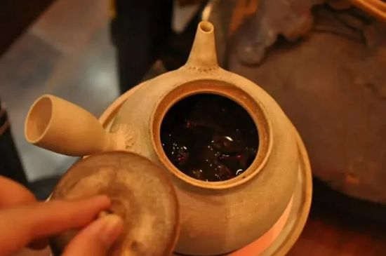 陶壺煮水的危害，粗陶壺燒水有毒嗎？