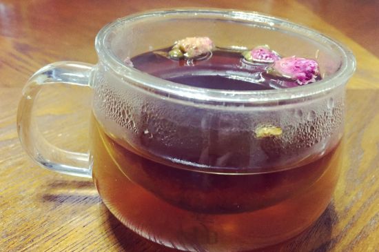 喝玫瑰花茶能祛斑嗎，玫瑰花茶有祛斑的功效嗎？