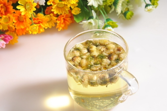 喝菊花茶有什么效果，女人長(zhǎng)期喝菊花茶好嗎？