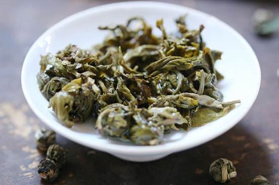 茉莉龍珠泡開后為什么都是梗，茉莉龍珠泡開后什么樣？