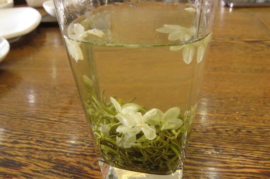 茉莉龍珠可以和什么一起泡茶，茉莉龍珠茶能加蜂蜜嗎？