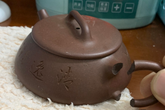 新買的紫砂壺為什么會(huì)裂，真的紫砂壺是不是很容易開裂？
