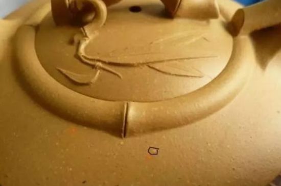 本山綠泥紫砂壺小黑點(diǎn)多嗎，真正本山綠泥會(huì)吐黑嗎？