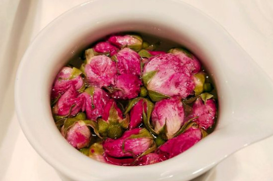 玫瑰花泡水喝的9大禁忌，喝玫瑰花茶有什么禁忌