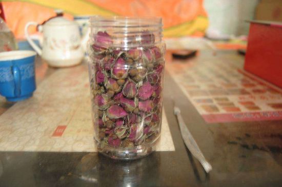 玫瑰花茶上火嗎，盲目喝玫瑰花茶易上火