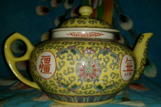 瓷壺適合泡什么茶，瓷器茶具喝什么茶好