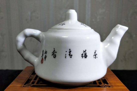 瓷壺適合泡什么茶，瓷器茶具喝什么茶好
