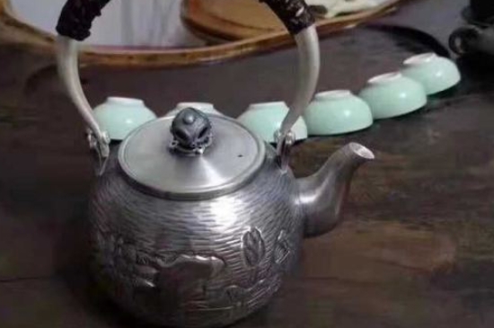 常見(jiàn)的七大材質(zhì)的茶具優(yōu)缺點(diǎn)，用什么材質(zhì)的茶具泡茶最好？