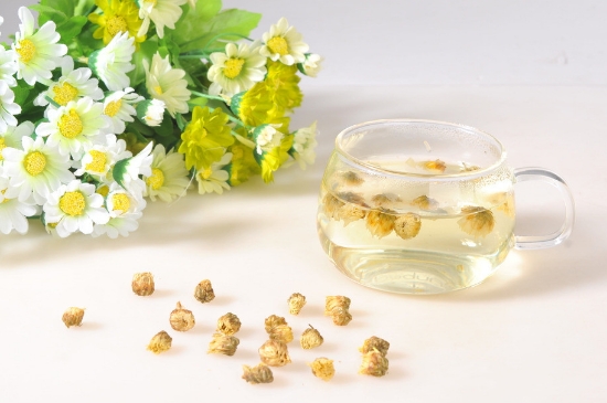 喝菊花茶有什么效果，女人長(zhǎng)期喝菊花茶好嗎？