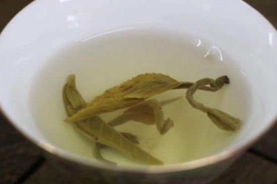 茉莉龍珠泡開后為什么都是梗，茉莉龍珠泡開后什么樣？