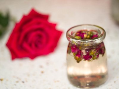 玫瑰花茶能豐胸嗎，天然豐胸花茶