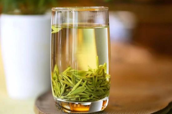 雀舌和竹葉青的區(qū)別，雀舌對比竹葉青圖片