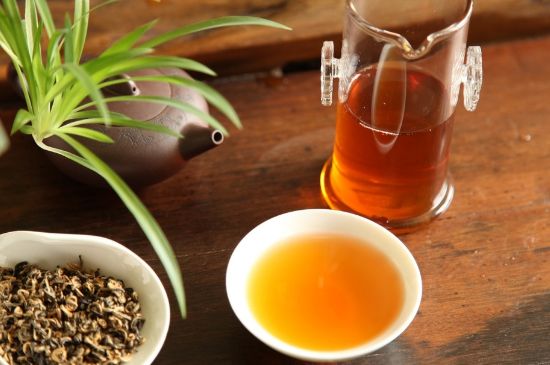 飯后多長時間喝六堡茶最好，六堡茶一天喝多少