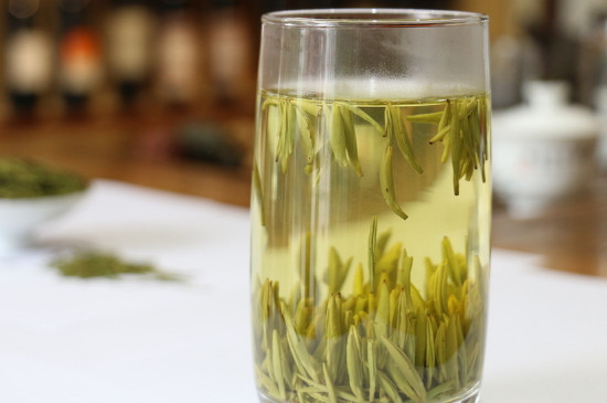 竹葉青茶泡不立起來怎么回事，竹葉青茶怎么泡立起來