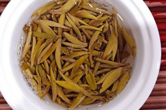 新白毫銀針和老白毫銀針的區(qū)別，新老白毫銀針的品質(zhì)特征