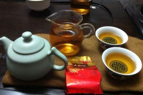 肉桂茶和大紅袍哪個(gè)貴，武夷山肉桂與大紅袍的價(jià)格比較