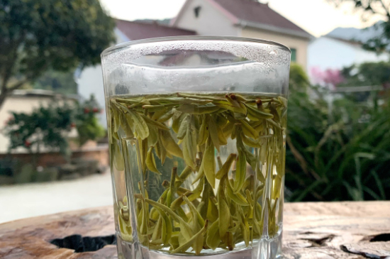 西湖龍井茶頭采和二采區(qū)別，明前龍井一采和二采什么味道？