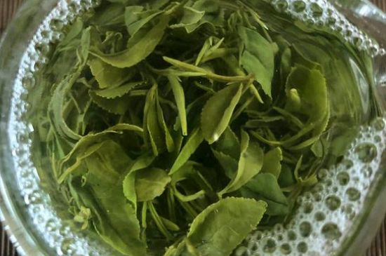 綠茶放了三年還能喝嗎，綠茶放久了喝了會(huì)怎樣