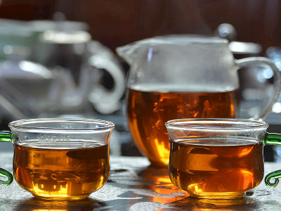 紅茶和綠茶的區(qū)別，常喝紅茶好還是綠茶好？