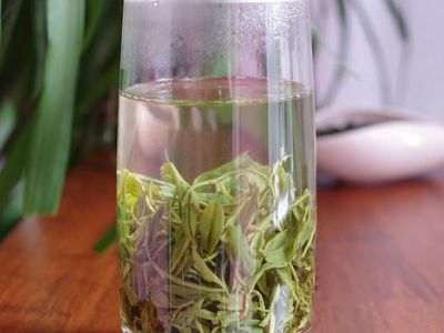 竹葉青和毛尖的區(qū)別，竹葉青和信陽(yáng)毛尖哪個(gè)好？