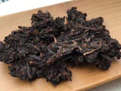 黑茶的功效與作用，長(zhǎng)期喝黑茶有什么功效？