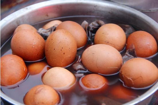 龍井茶放二年了能喝嗎，過(guò)期龍井茶的妙用！