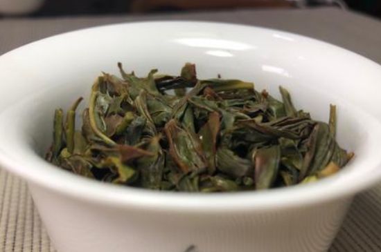 蜜蘭香和鴨屎香區(qū)別，鳳凰單樅鴨屎香vs蜜蘭香圖片對(duì)比