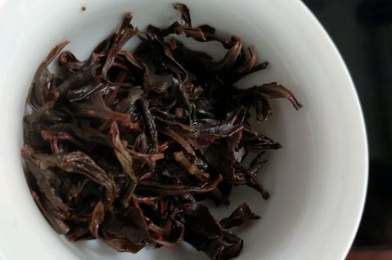 正山小種喝起來苦澀有點酸對嗎，正山小種發(fā)酸有害嗎