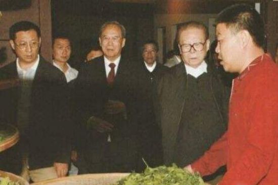 母樹大紅袍給誰喝了，為什么母樹大紅袍叫三棵六株？