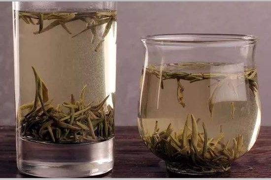 西湖龍井茶毫和發(fā)霉區(qū)別圖片，長霉的龍井茶葉會是什么樣？