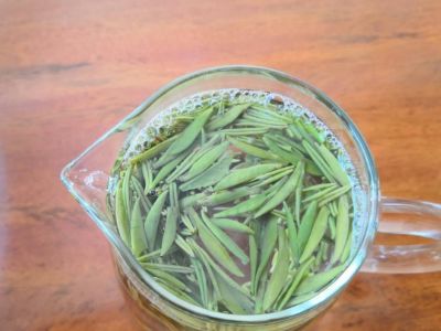 竹葉青和毛尖的區(qū)別，竹葉青和信陽(yáng)毛尖哪個(gè)好？