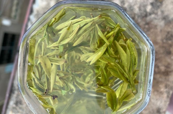 西湖龍井茶頭采和二采區(qū)別，明前龍井一采和二采什么味道？